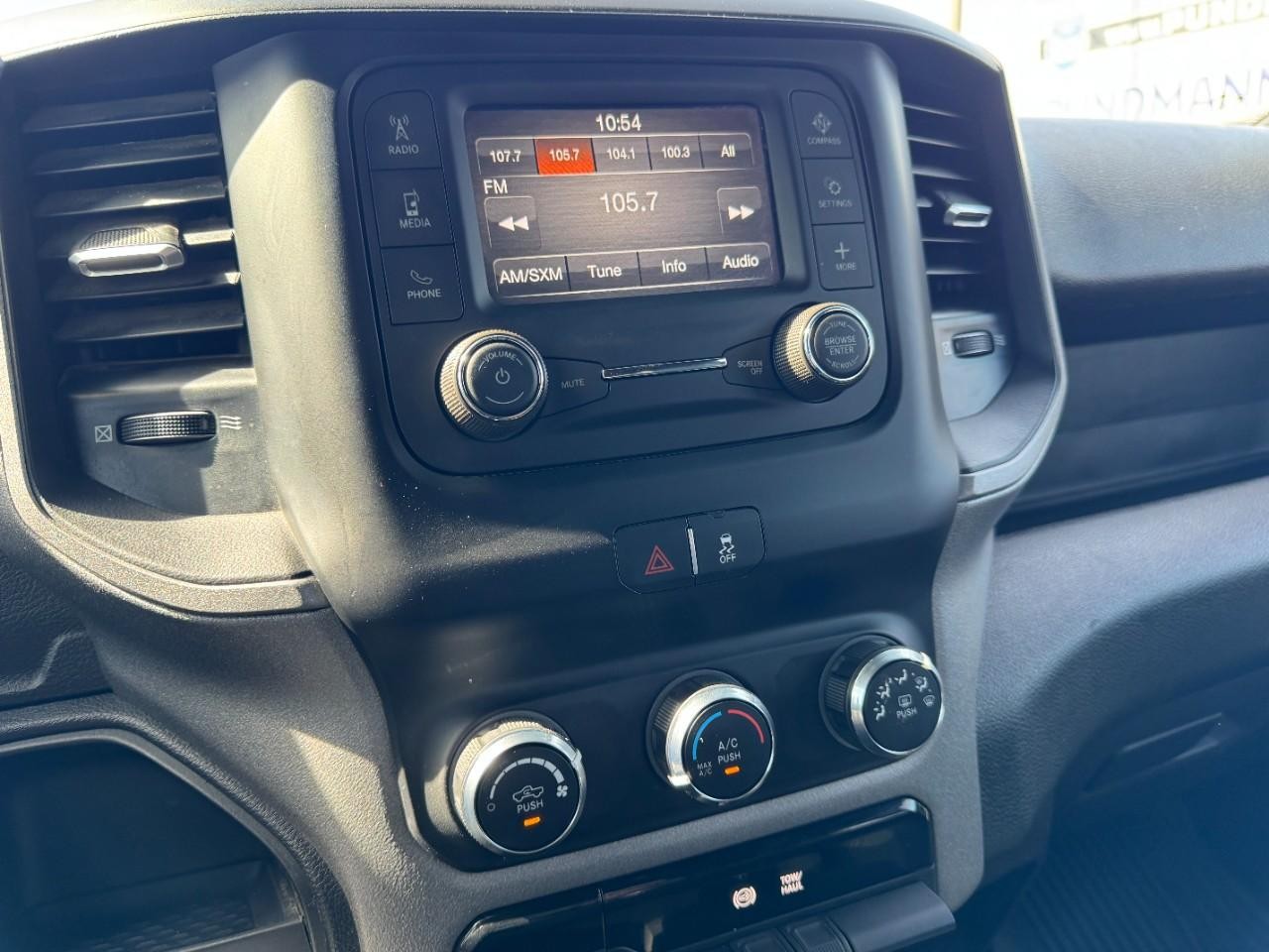 Ram 2500 Vehicle Full-screen Gallery Image 19