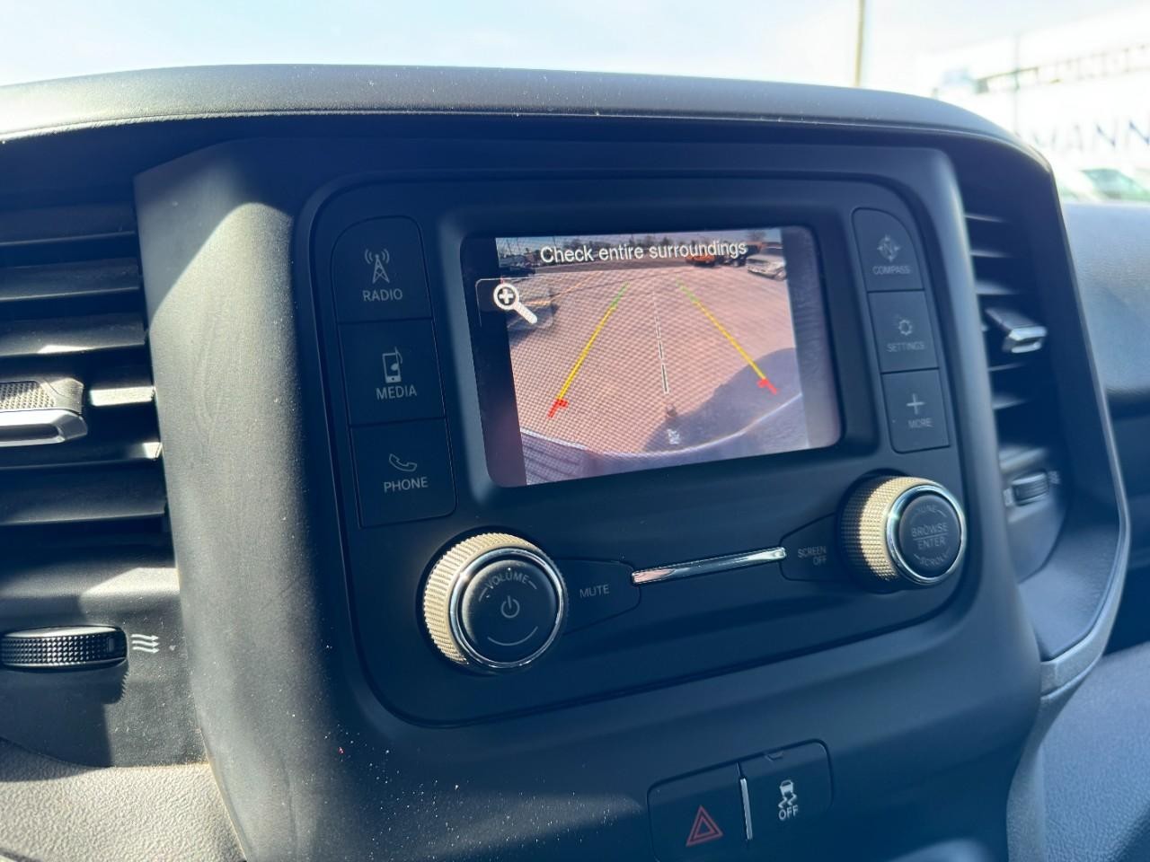 Ram 2500 Vehicle Full-screen Gallery Image 20