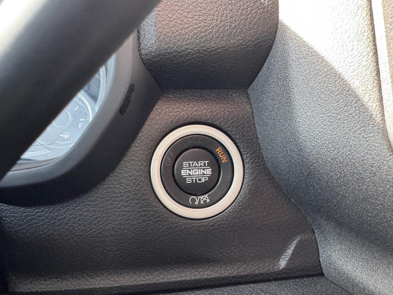 Ram 2500 Vehicle Full-screen Gallery Image 21