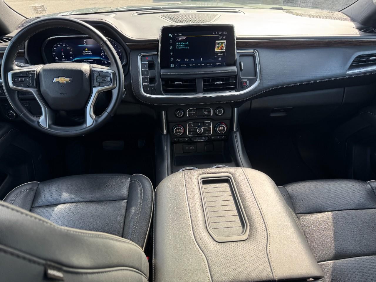 Chevrolet Suburban Vehicle Full-screen Gallery Image 13