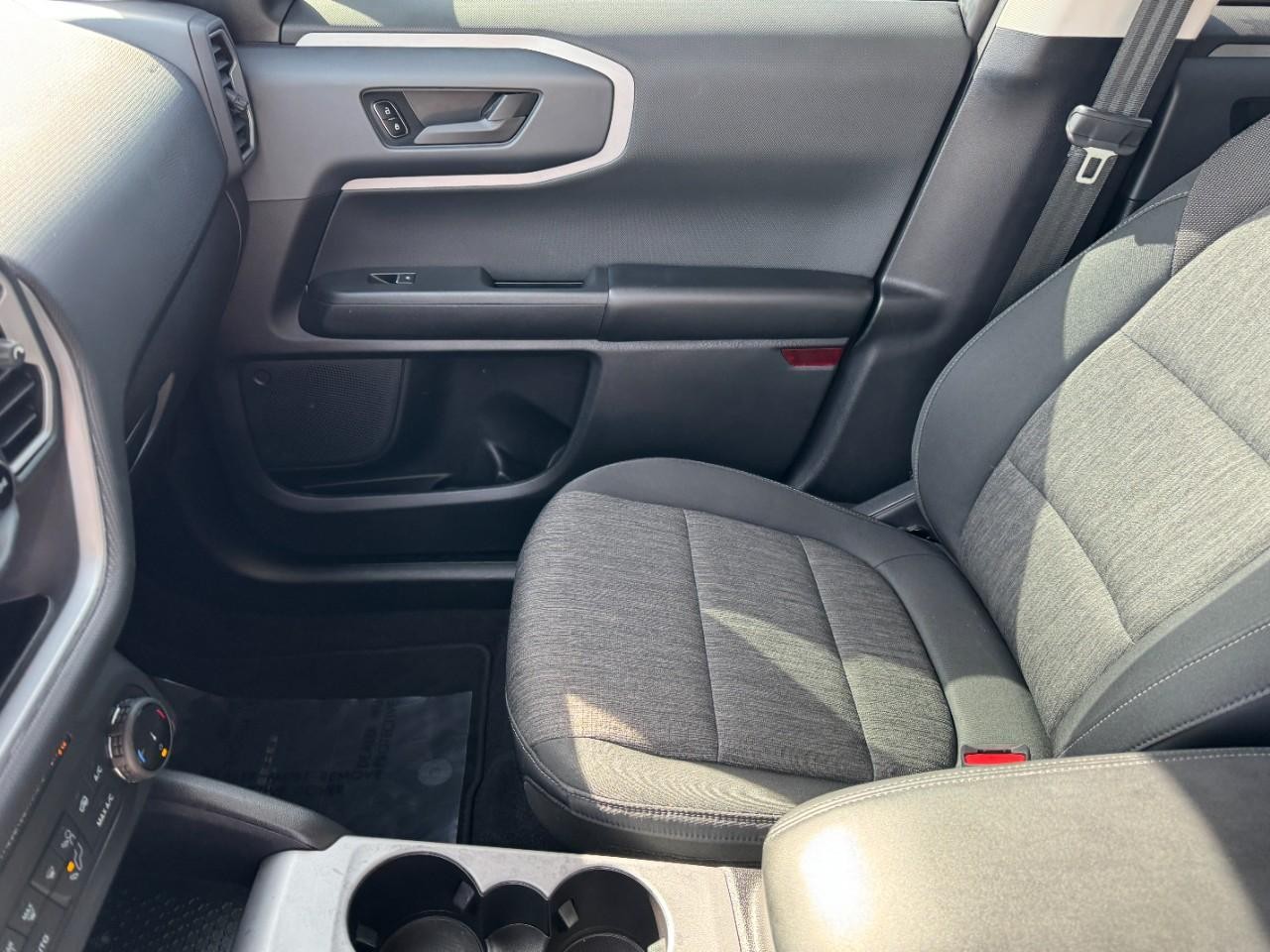 Ford Bronco Sport Vehicle Full-screen Gallery Image 13