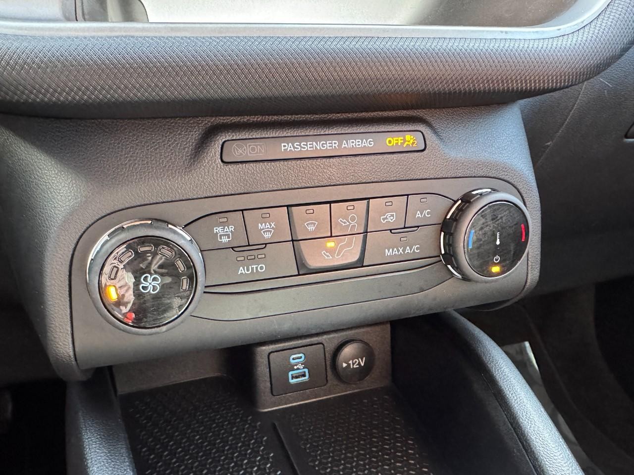 Ford Bronco Sport Vehicle Full-screen Gallery Image 18