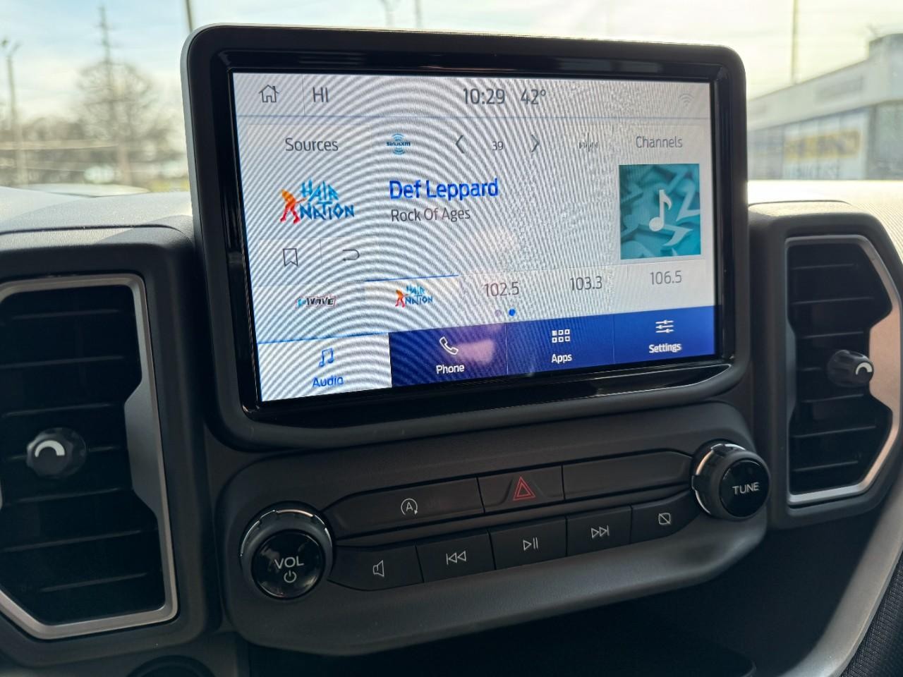 Ford Bronco Sport Vehicle Full-screen Gallery Image 19