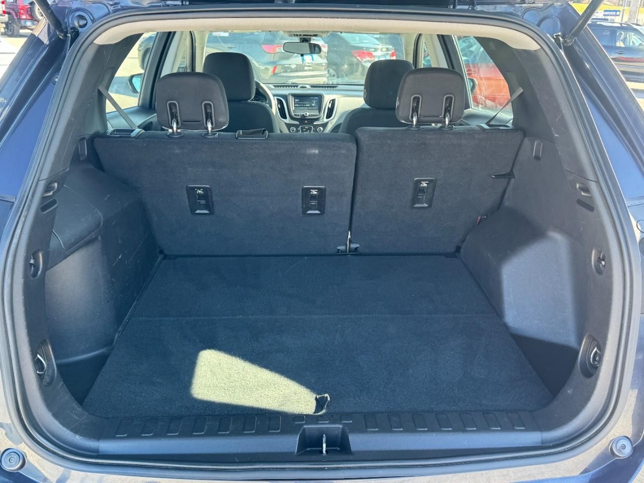 Chevrolet Equinox Vehicle Full-screen Gallery Image 06