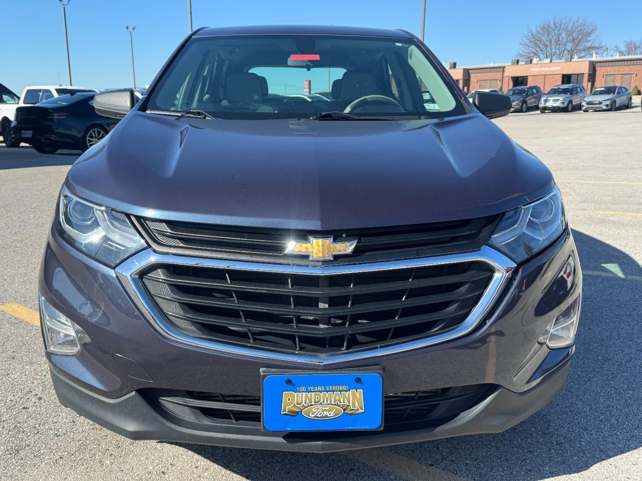 Chevrolet Equinox Vehicle Full-screen Gallery Image 09