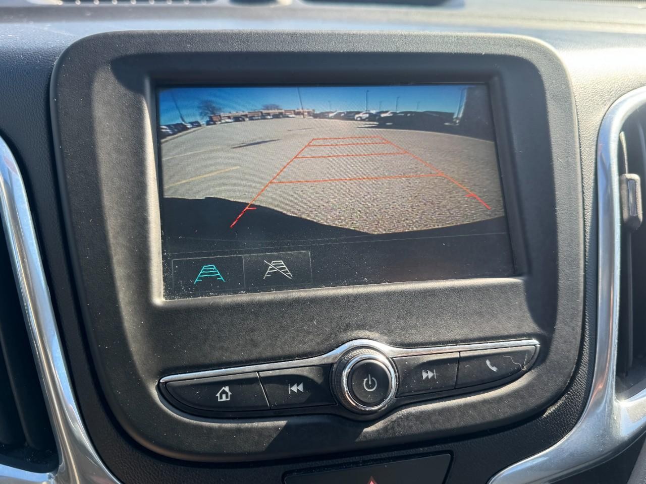 Chevrolet Equinox Vehicle Full-screen Gallery Image 20