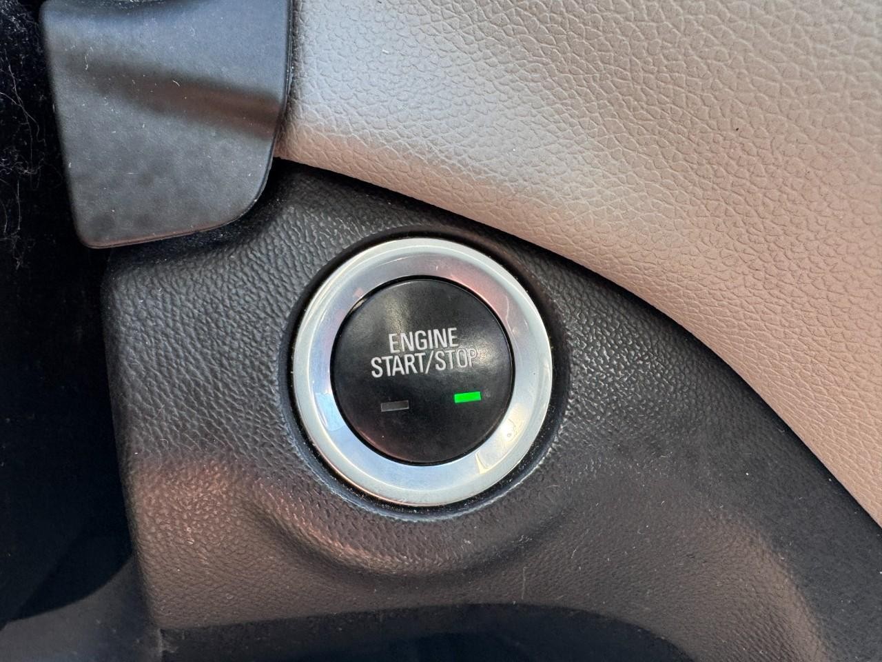 Chevrolet Equinox Vehicle Full-screen Gallery Image 21