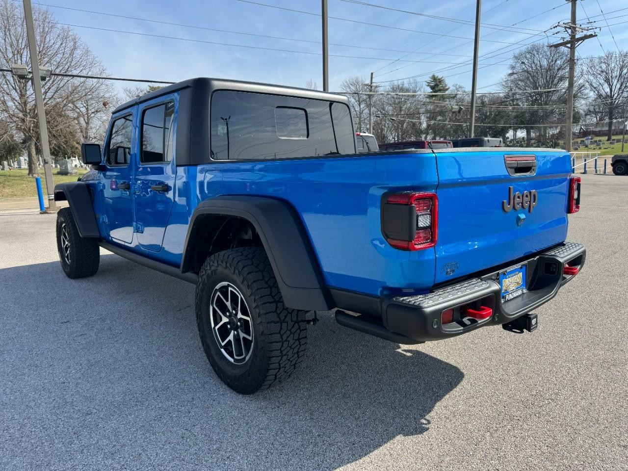Jeep Gladiator Vehicle Full-screen Gallery Image 05