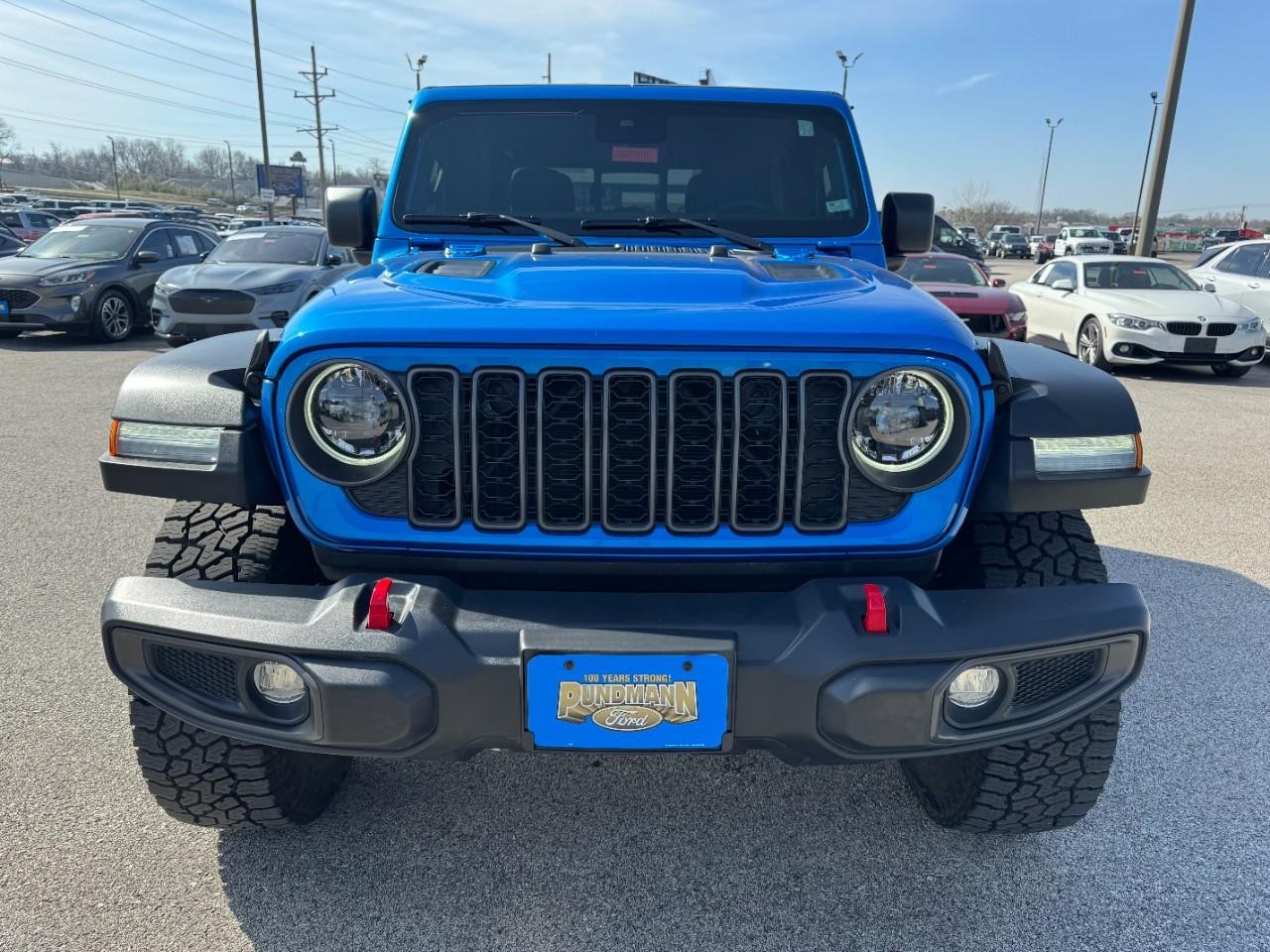 Jeep Gladiator Vehicle Full-screen Gallery Image 09