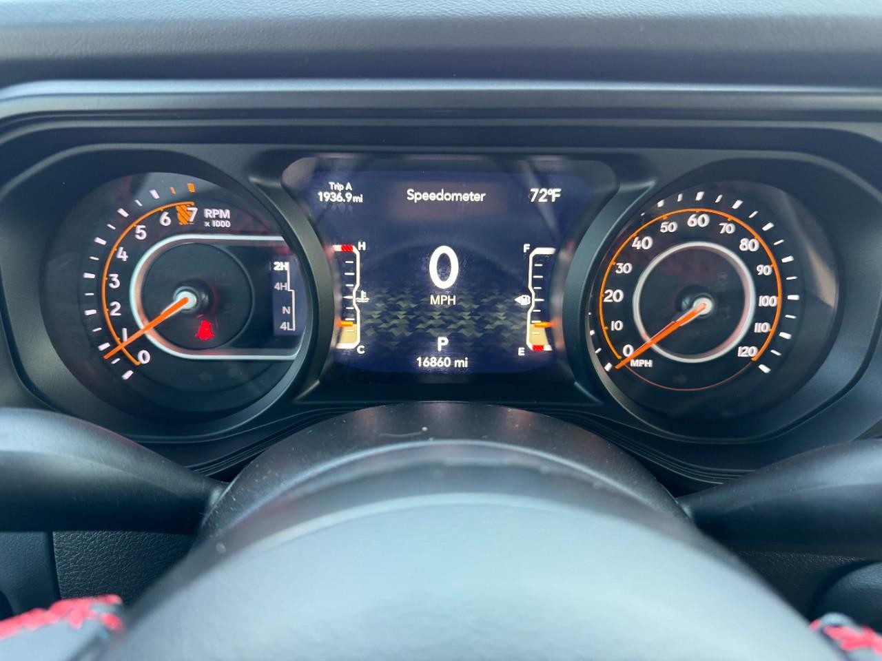 Jeep Gladiator Vehicle Full-screen Gallery Image 22