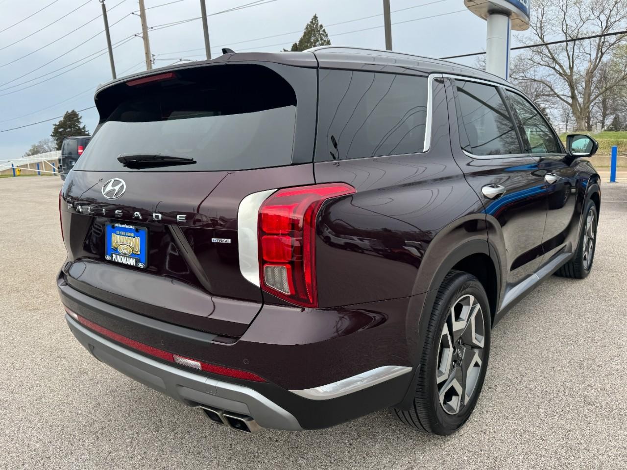 Hyundai Palisade Vehicle Full-screen Gallery Image 03