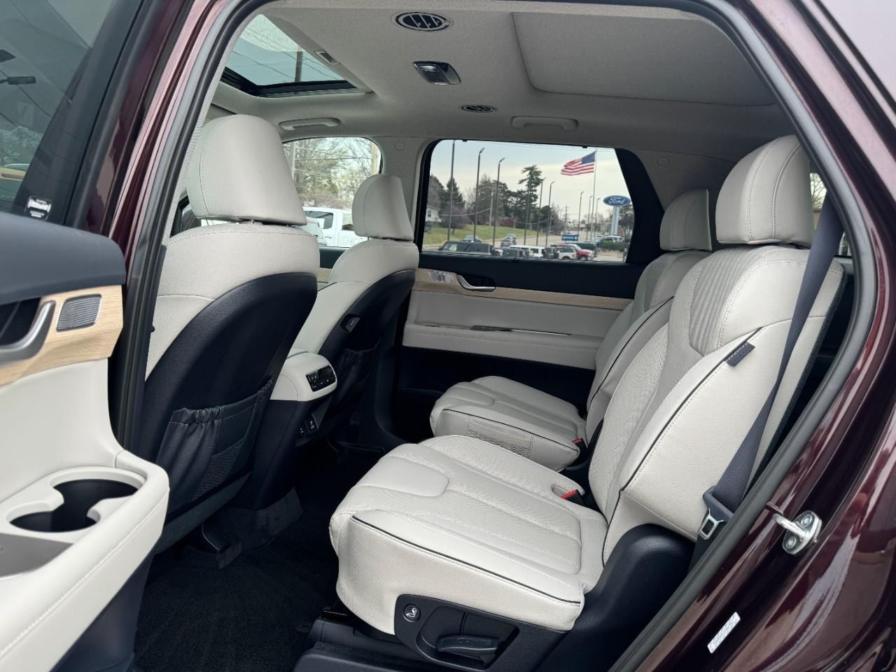 Hyundai Palisade Vehicle Full-screen Gallery Image 10