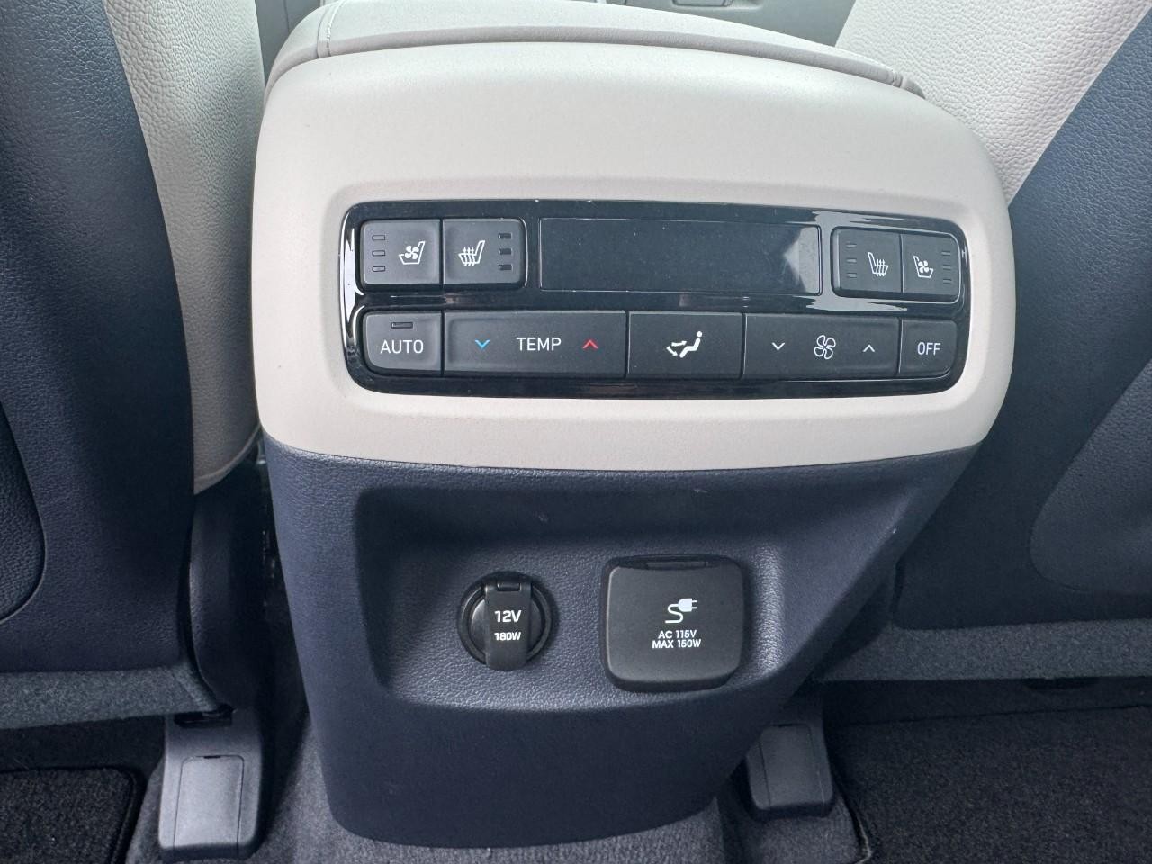 Hyundai Palisade Vehicle Full-screen Gallery Image 12