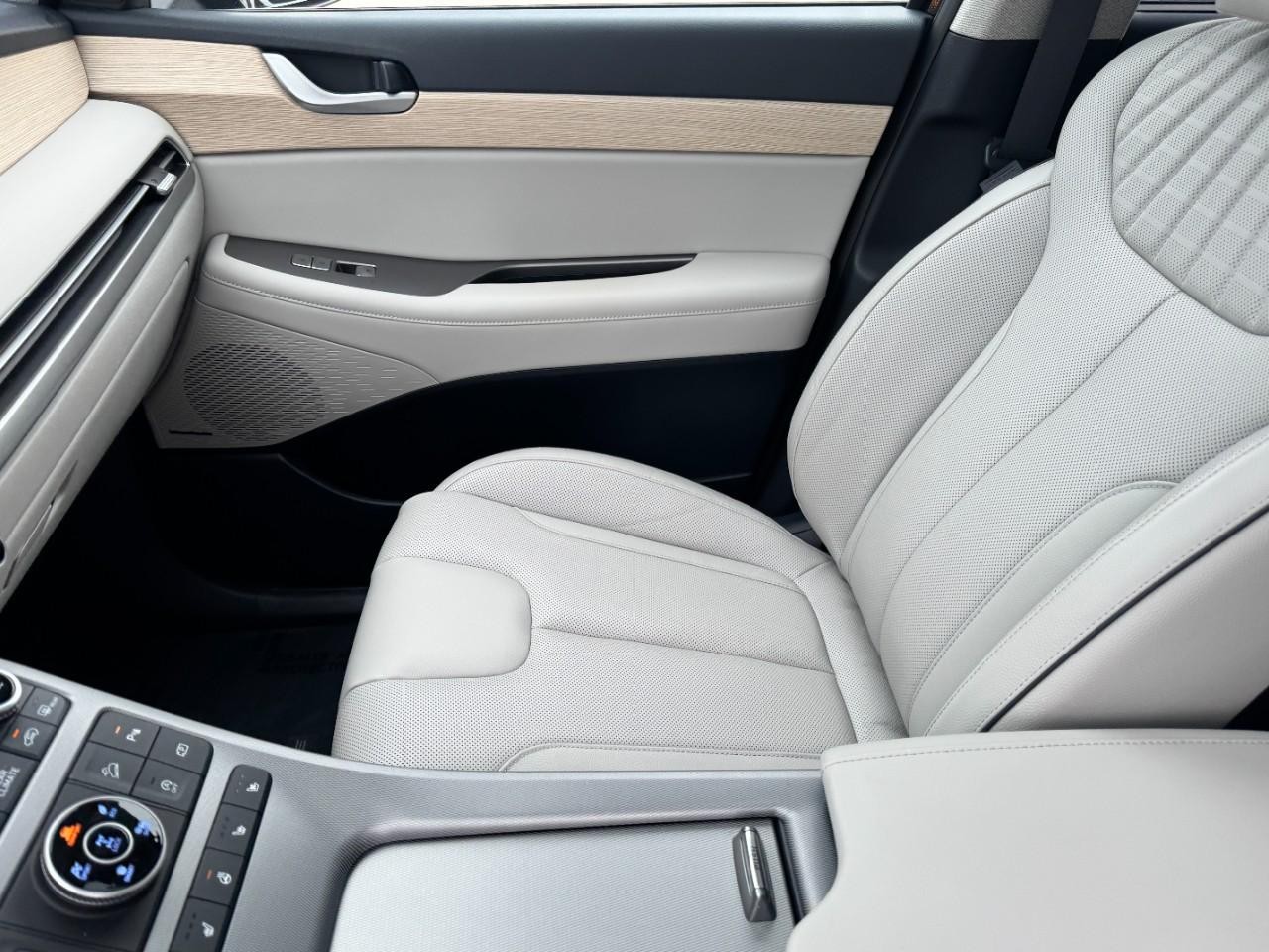 Hyundai Palisade Vehicle Full-screen Gallery Image 15