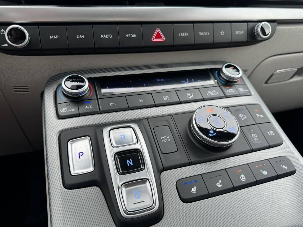 Hyundai Palisade Vehicle Full-screen Gallery Image 20