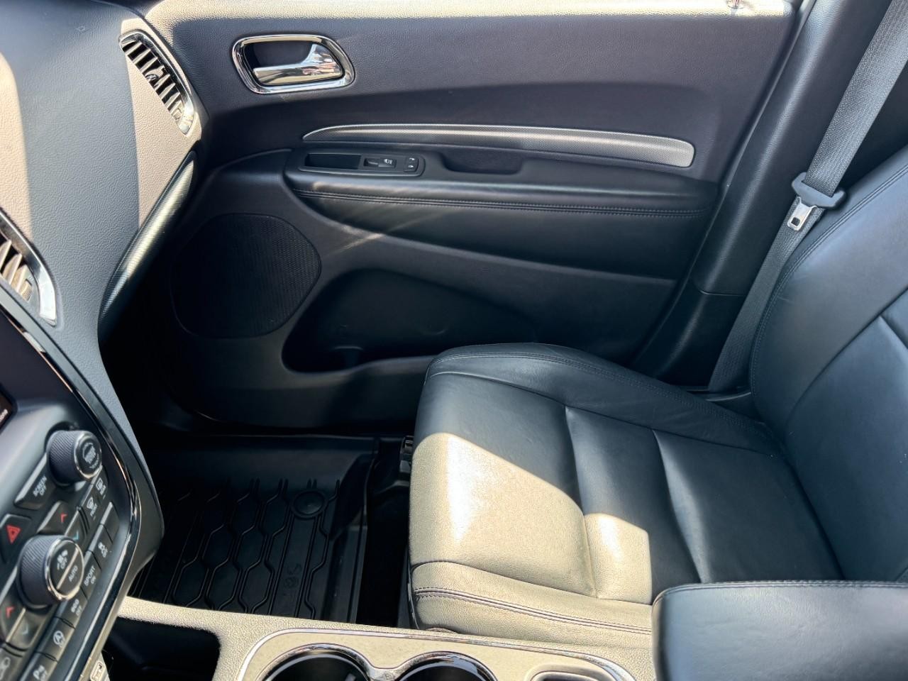 Dodge Durango Vehicle Full-screen Gallery Image 13