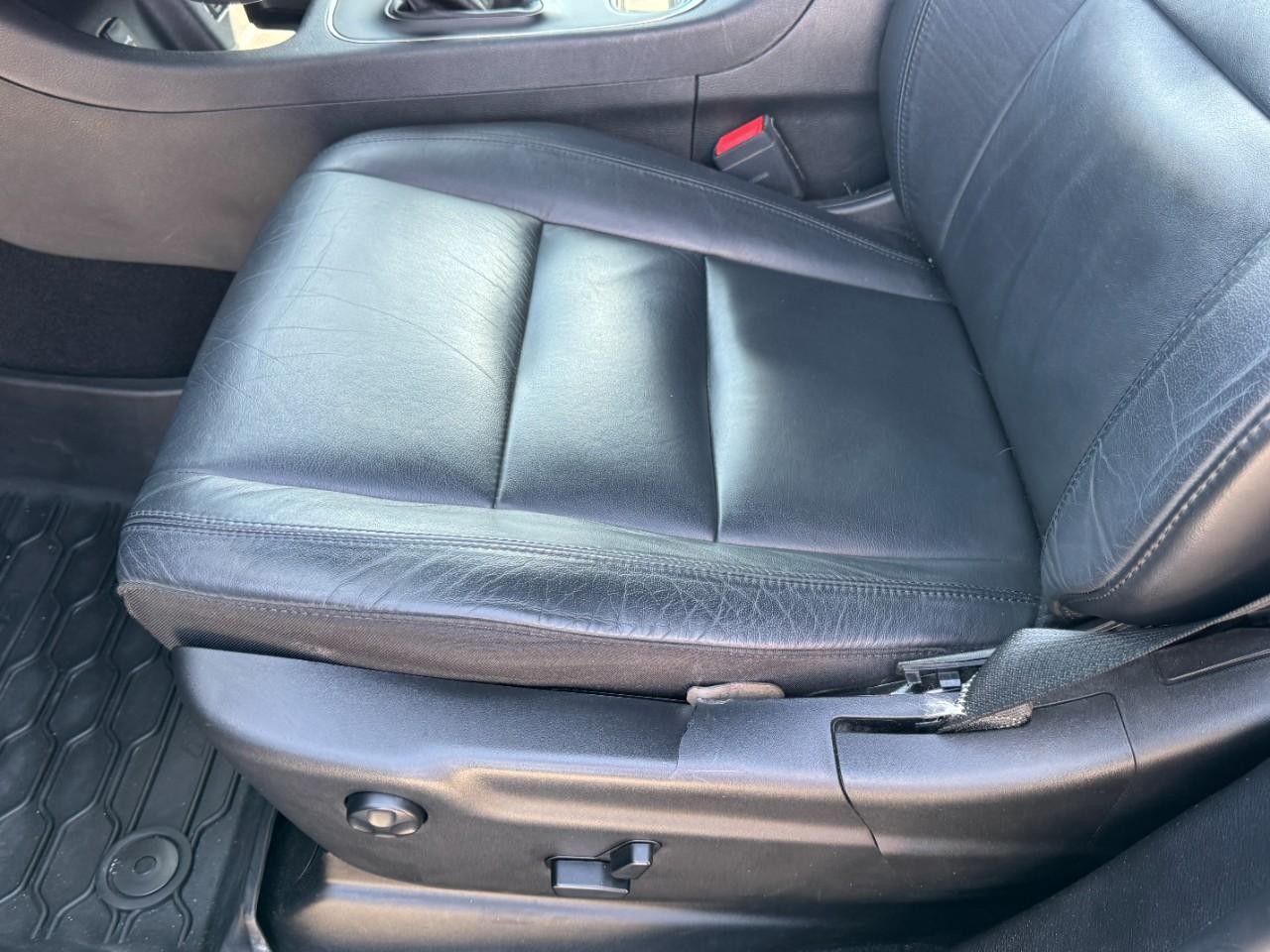 Dodge Durango Vehicle Full-screen Gallery Image 14