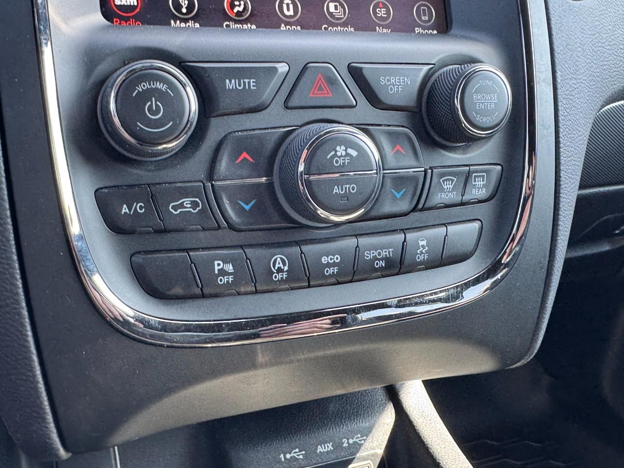 Dodge Durango Vehicle Full-screen Gallery Image 18