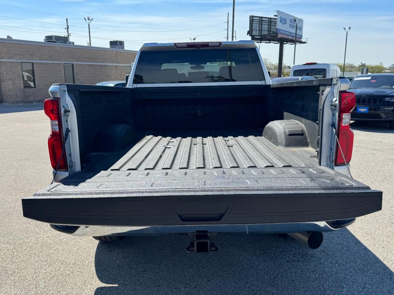 Chevrolet Silverado 2500HD Vehicle Full-screen Gallery Image 06