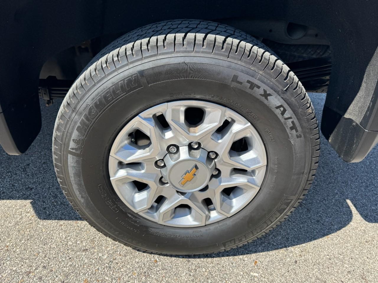 Chevrolet Silverado 2500HD Vehicle Full-screen Gallery Image 07