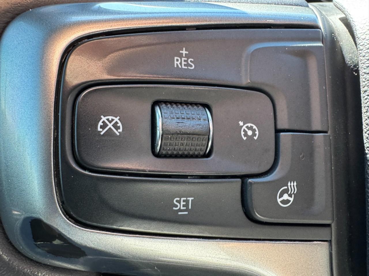 Chevrolet Silverado 2500HD Vehicle Full-screen Gallery Image 17