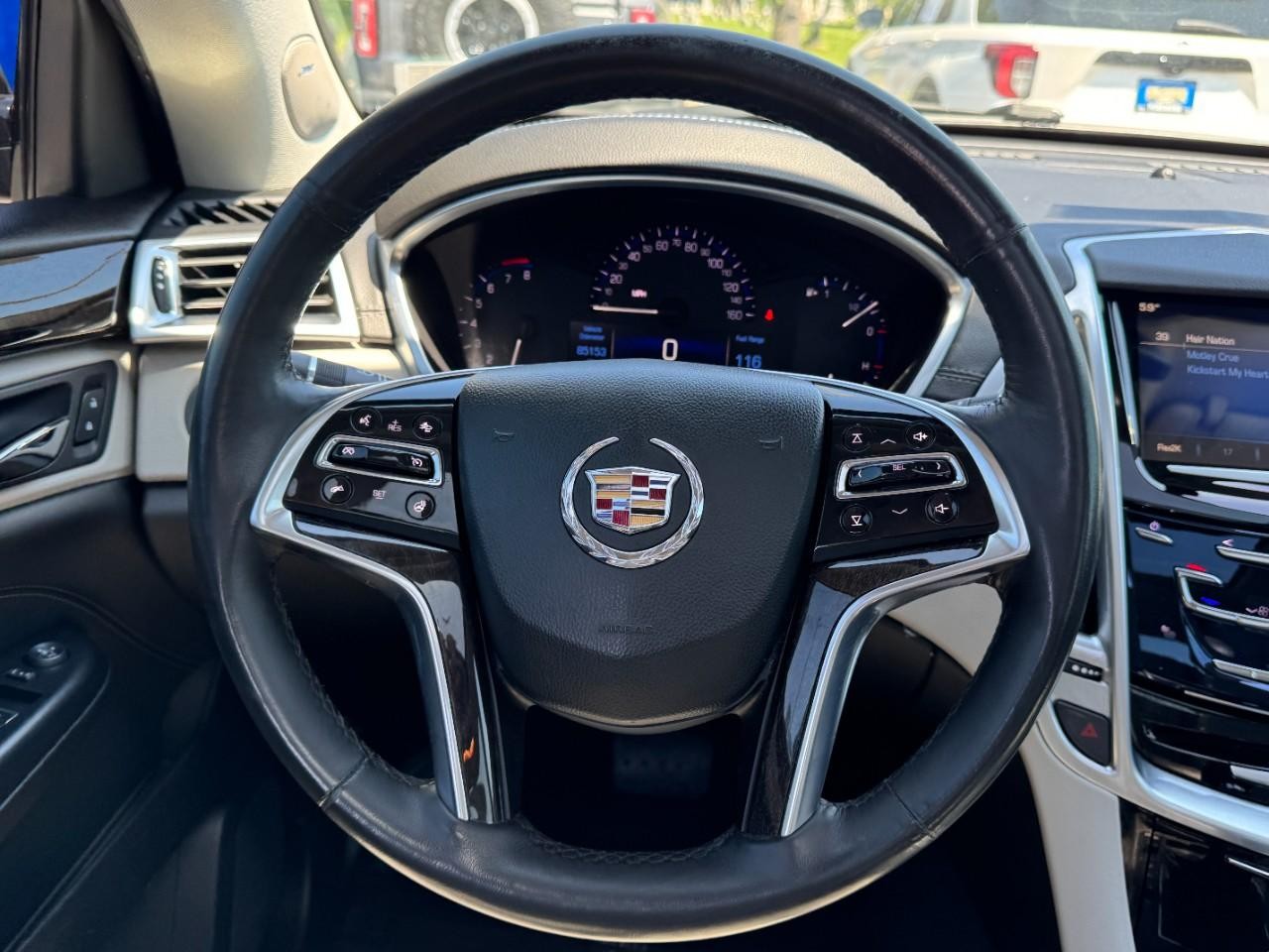 Cadillac SRX Vehicle Full-screen Gallery Image 13