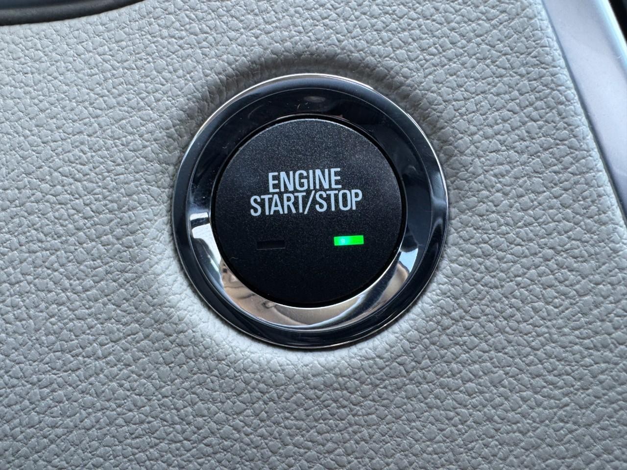 Cadillac SRX Vehicle Full-screen Gallery Image 22