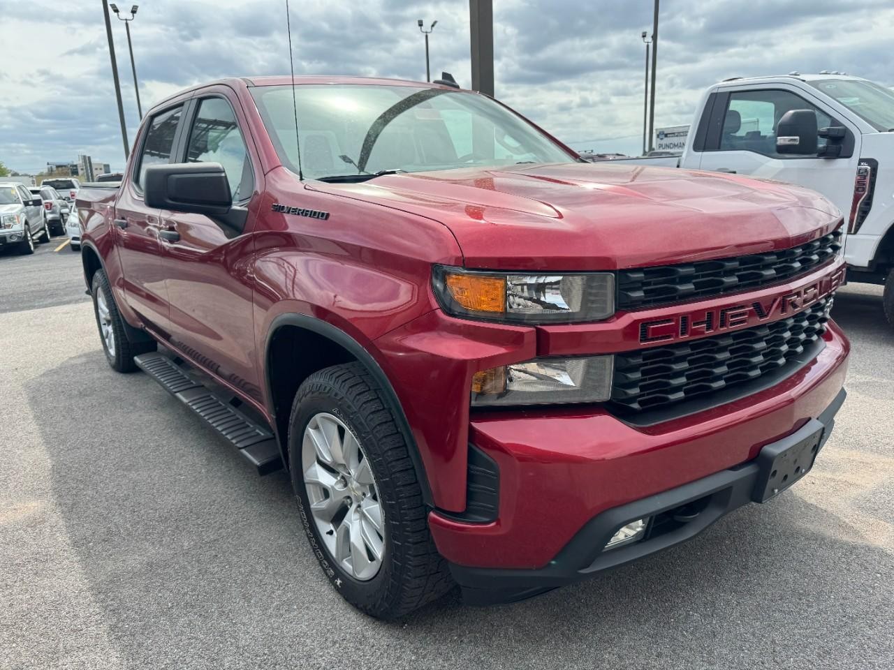 Chevrolet Silverado 1500 Vehicle Full-screen Gallery Image 09