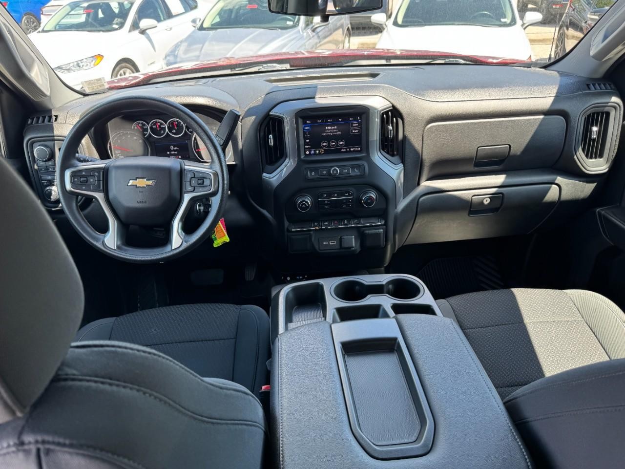 Chevrolet Silverado 1500 Vehicle Full-screen Gallery Image 11