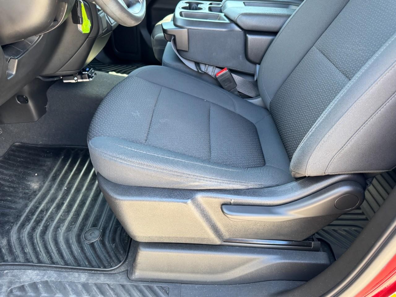 Chevrolet Silverado 1500 Vehicle Full-screen Gallery Image 14
