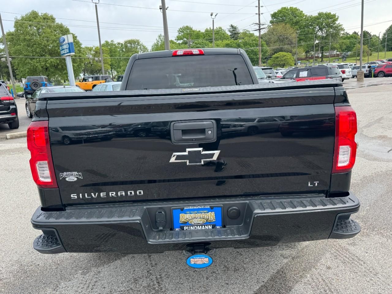 Chevrolet Silverado 1500 LD Vehicle Full-screen Gallery Image 04