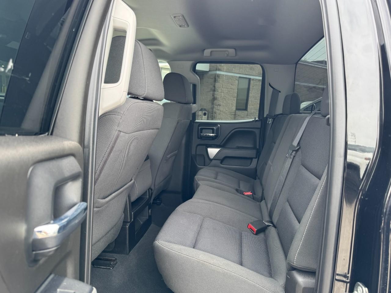 Chevrolet Silverado 1500 LD Vehicle Full-screen Gallery Image 10