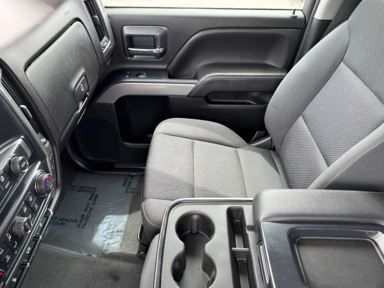 Chevrolet Silverado 1500 LD Vehicle Full-screen Gallery Image 11
