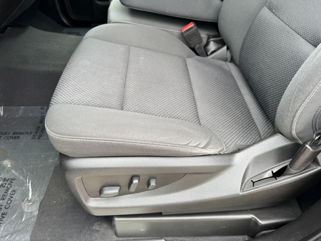 Chevrolet Silverado 1500 LD Vehicle Full-screen Gallery Image 12