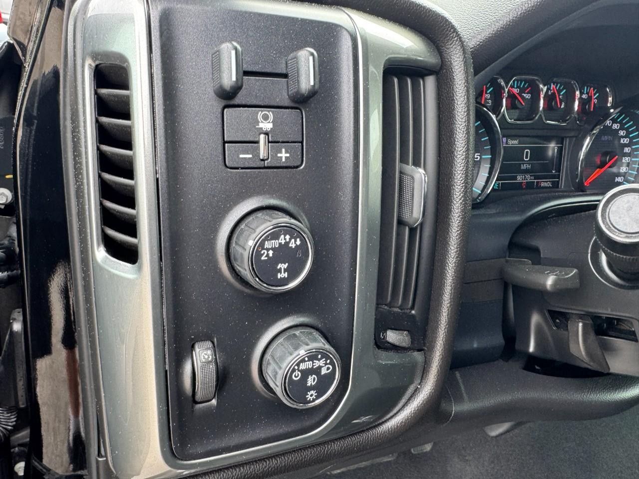 Chevrolet Silverado 1500 LD Vehicle Full-screen Gallery Image 14