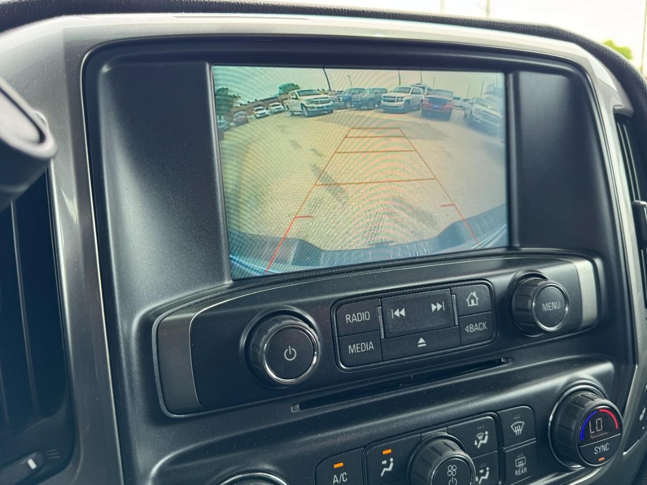 Chevrolet Silverado 1500 LD Vehicle Full-screen Gallery Image 19