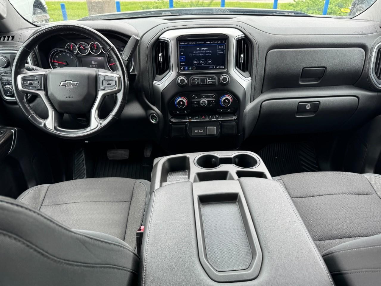 Chevrolet Silverado 1500 Vehicle Full-screen Gallery Image 11