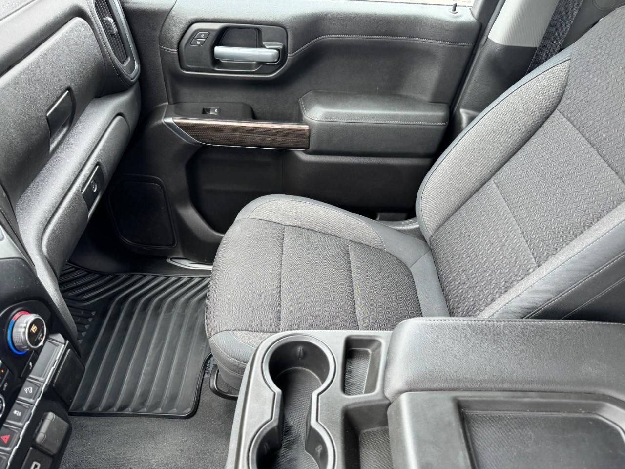 Chevrolet Silverado 1500 Vehicle Full-screen Gallery Image 13