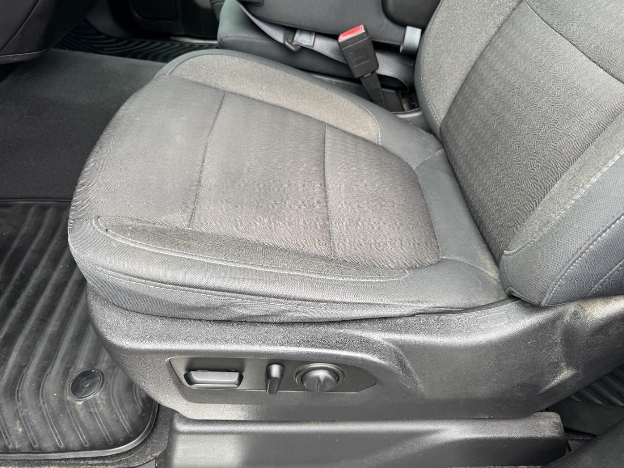 Chevrolet Silverado 1500 Vehicle Full-screen Gallery Image 14