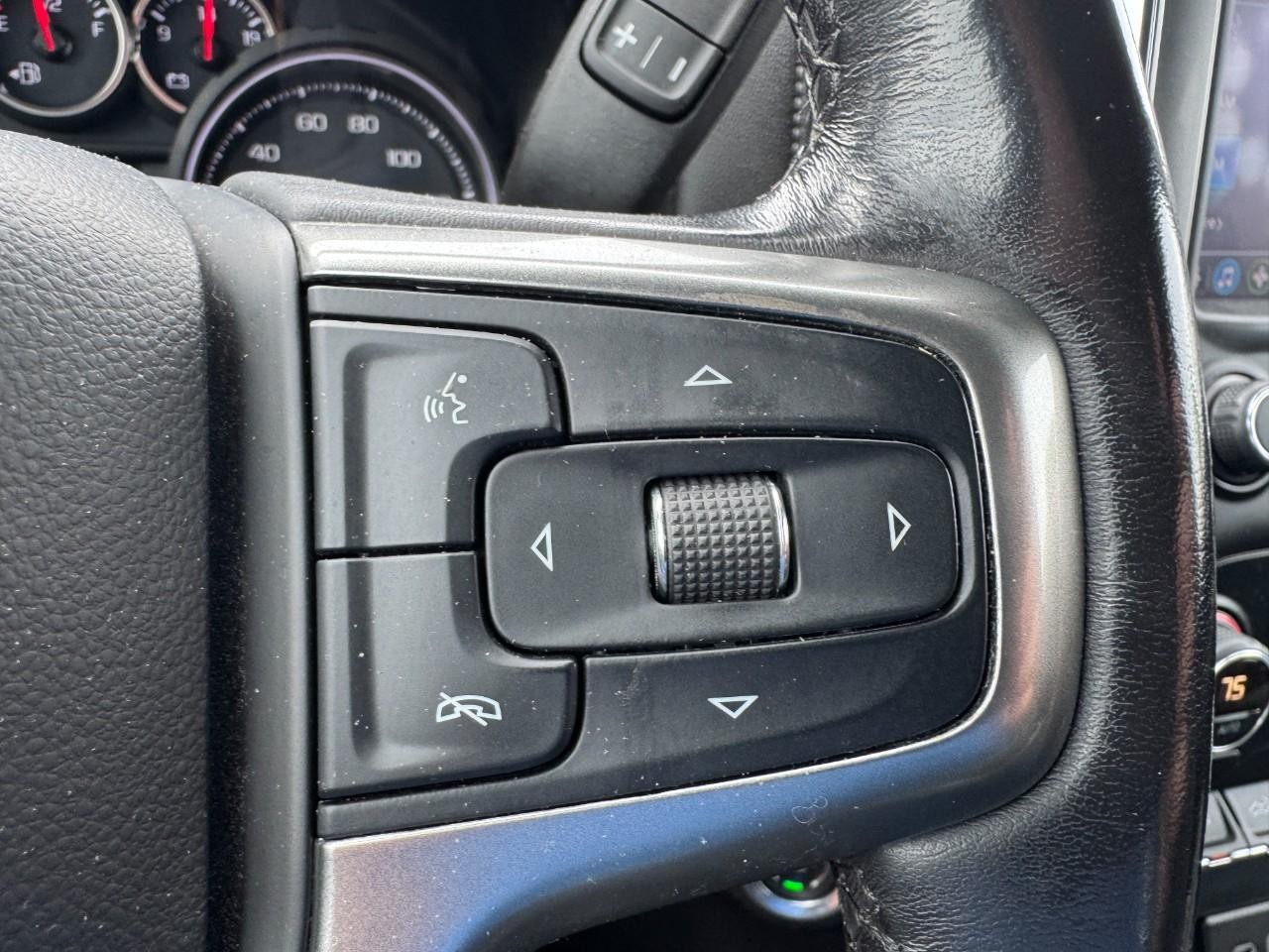 Chevrolet Silverado 1500 Vehicle Full-screen Gallery Image 18