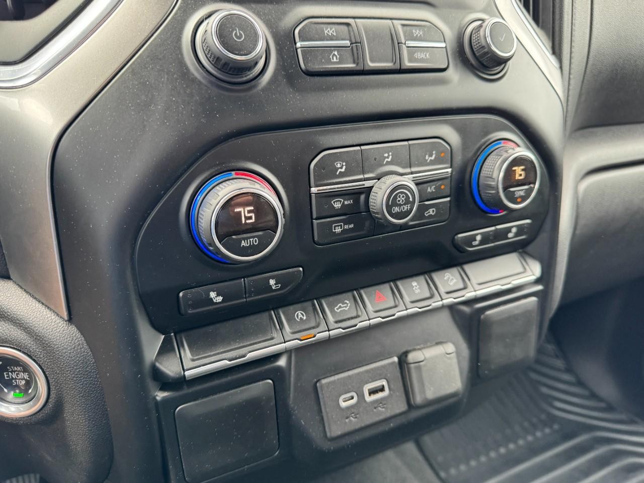 Chevrolet Silverado 1500 Vehicle Full-screen Gallery Image 19