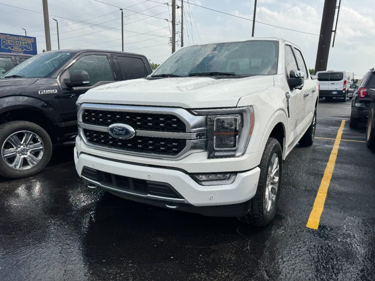 Ford F-150 Vehicle Full-screen Gallery Image 02