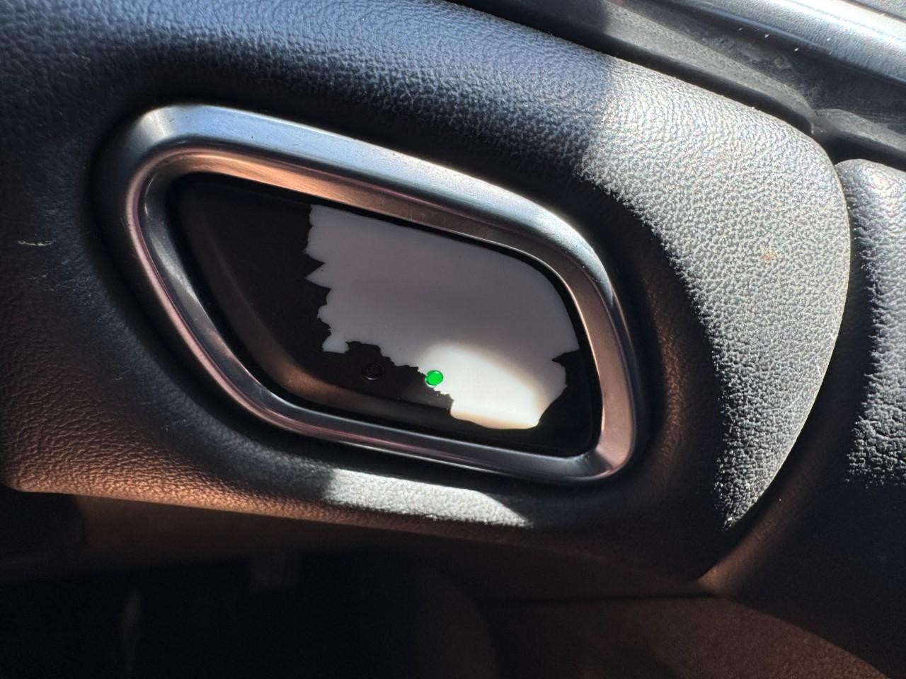 Buick LaCrosse Vehicle Full-screen Gallery Image 22