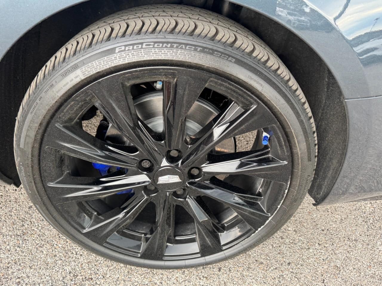 Cadillac CT4-V Vehicle Full-screen Gallery Image 07