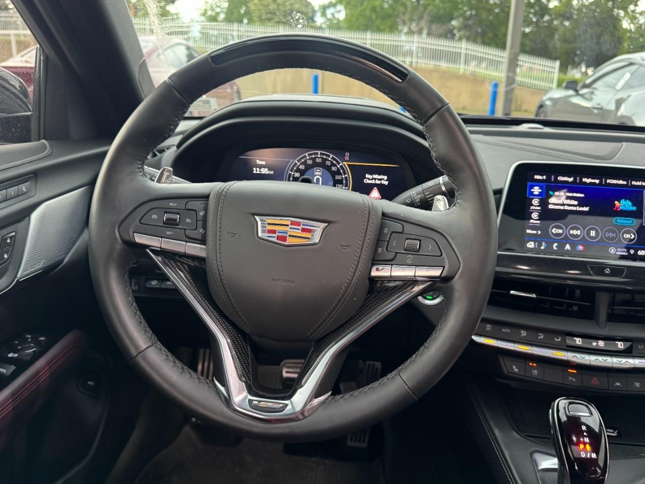 Cadillac CT4-V Vehicle Full-screen Gallery Image 13