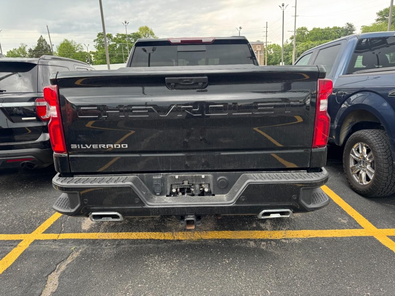 Chevrolet Silverado 1500 Vehicle Full-screen Gallery Image 09
