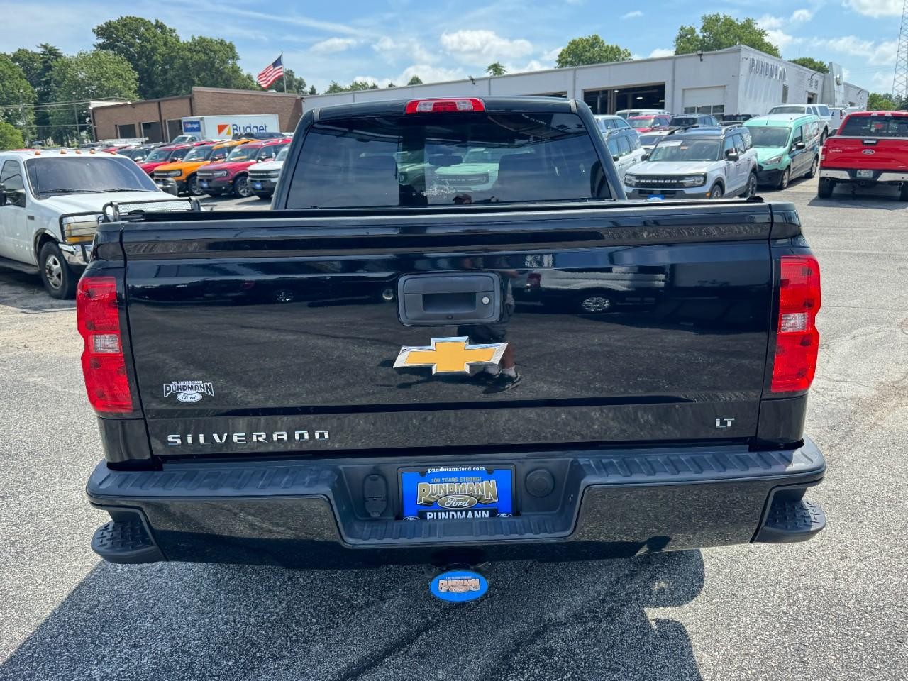 Chevrolet Silverado 1500 Vehicle Full-screen Gallery Image 04