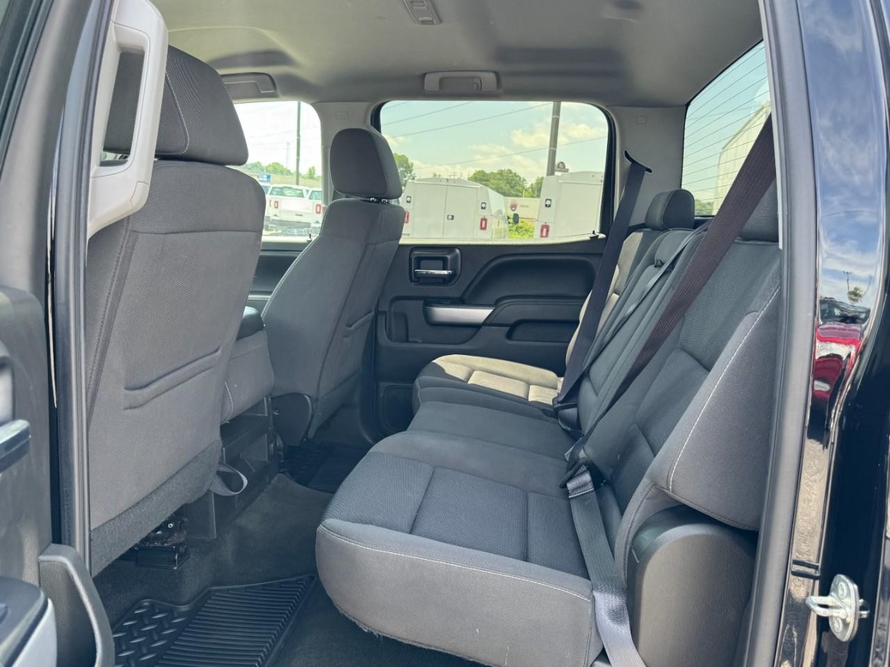 Chevrolet Silverado 1500 Vehicle Full-screen Gallery Image 10