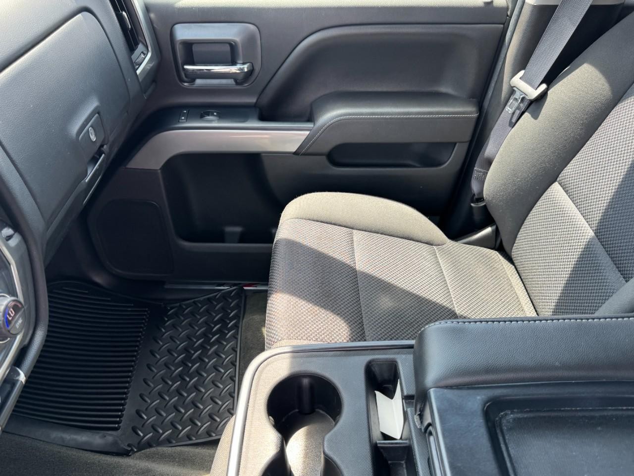 Chevrolet Silverado 1500 Vehicle Full-screen Gallery Image 13