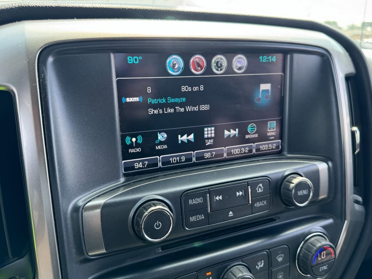 Chevrolet Silverado 1500 Vehicle Full-screen Gallery Image 20